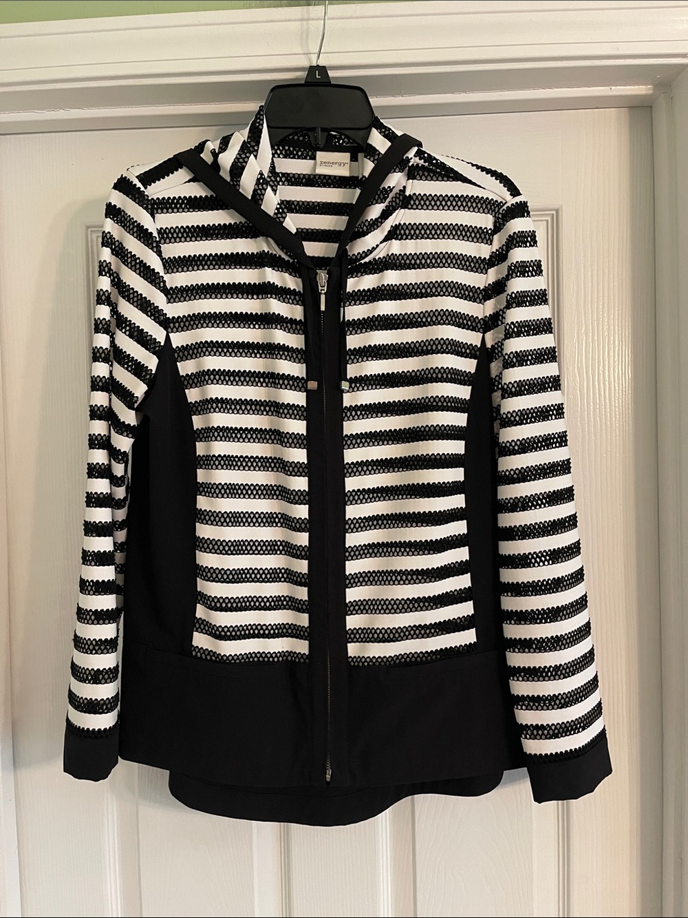 Zenergy By Chico’s Black and White Hoodie Jacket